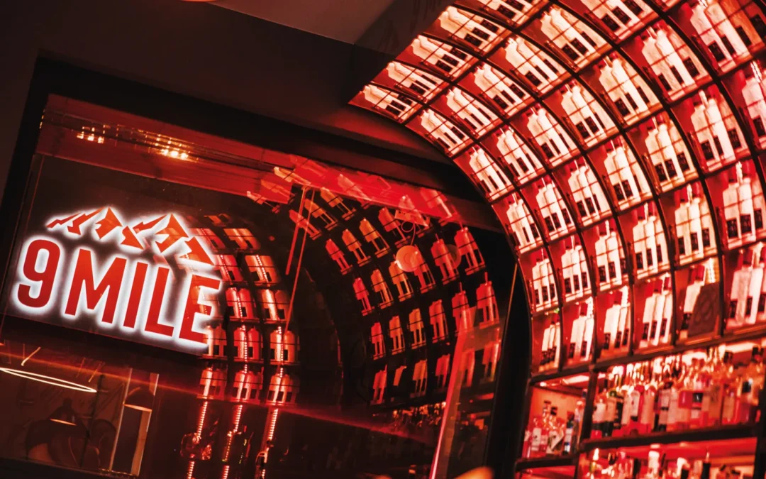 Awesome wall of vodka – leuchtende Highlights mit 9 MILE Vodka in der PlanBar